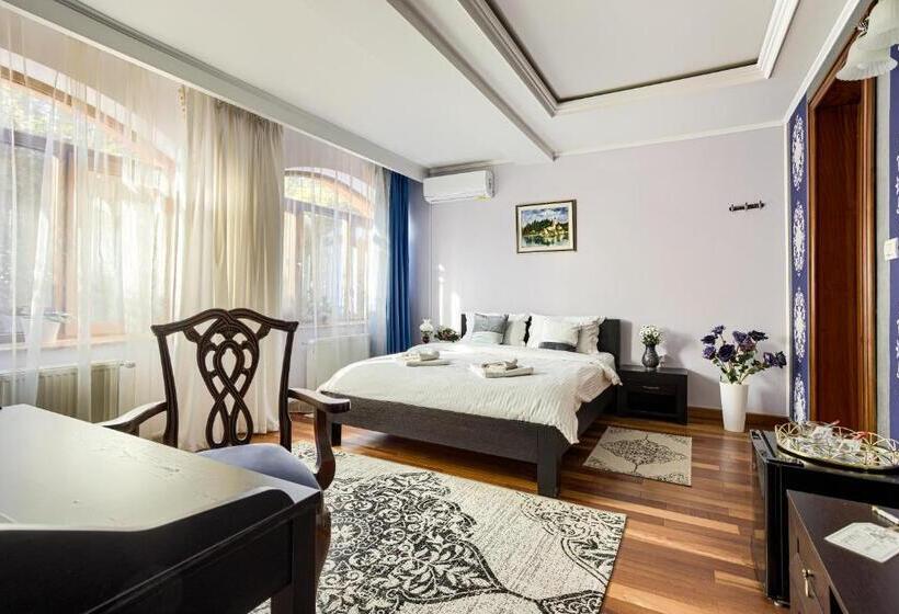 デラックスルーム, La Conac