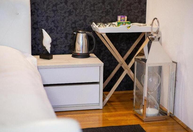 スタンダード４人部屋, La Conac