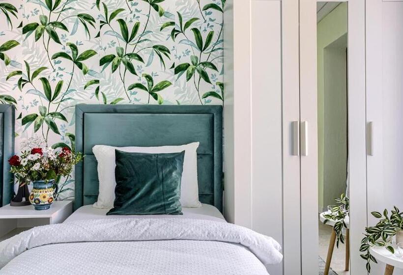 スタンダードルーム, La Conac