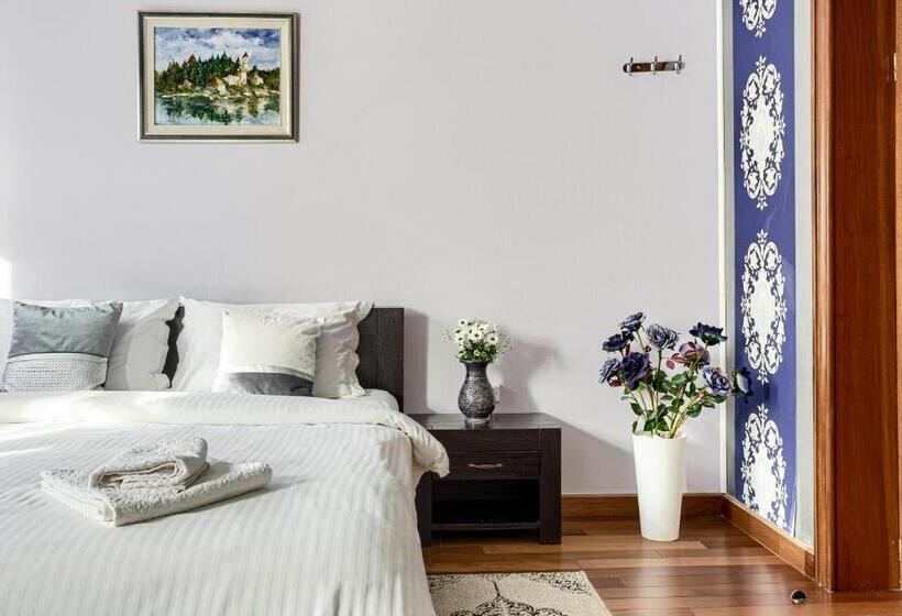 デラックスルーム, La Conac