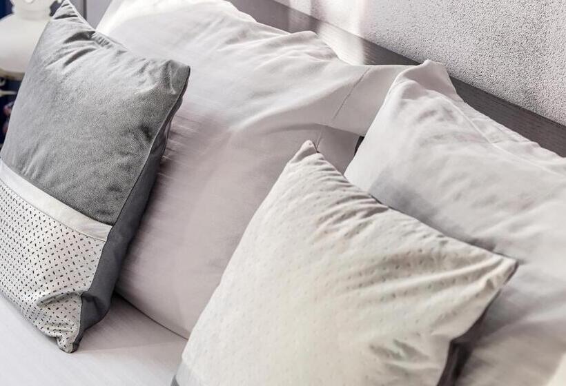 デラックスルーム, La Conac