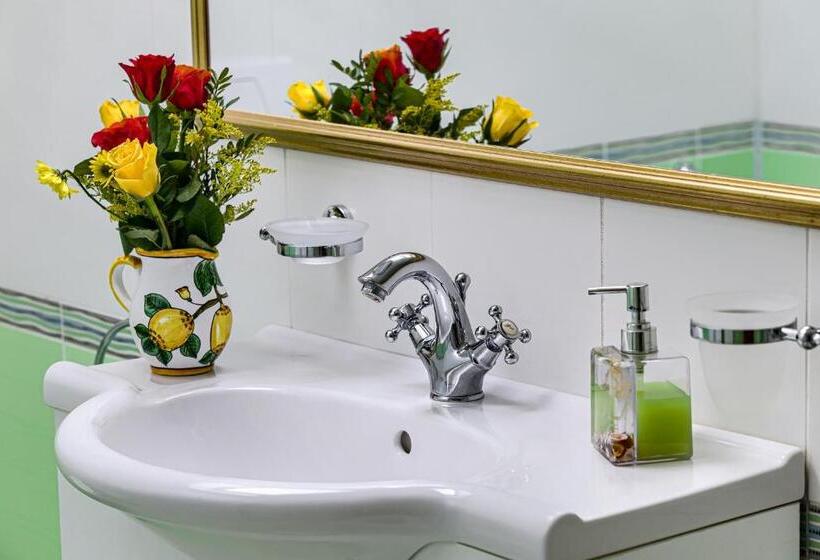 スタンダード４人部屋, La Conac