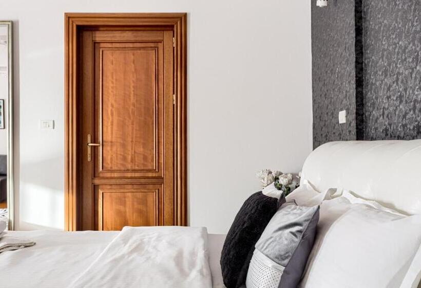 スタンダードトリプルルーム, La Conac