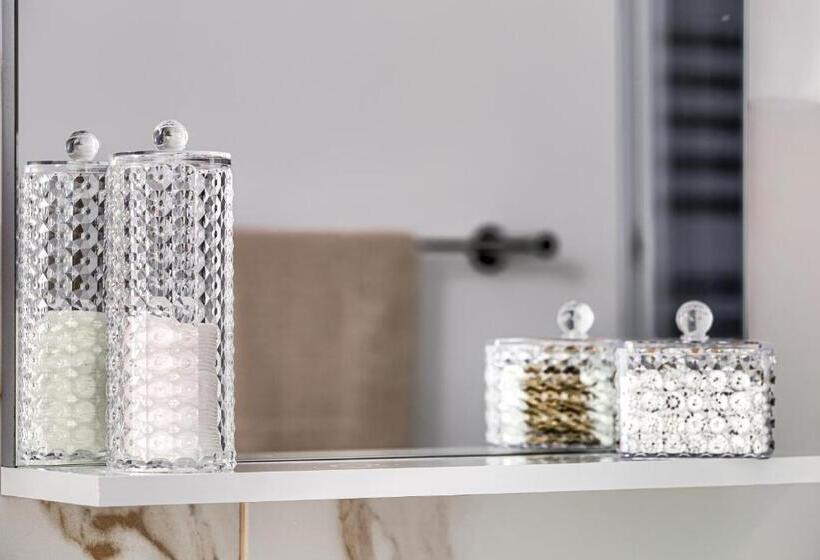 スタンダードルーム, La Conac