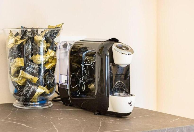 إستوديو قياسى سرير كينج, Oriana Homel Udine