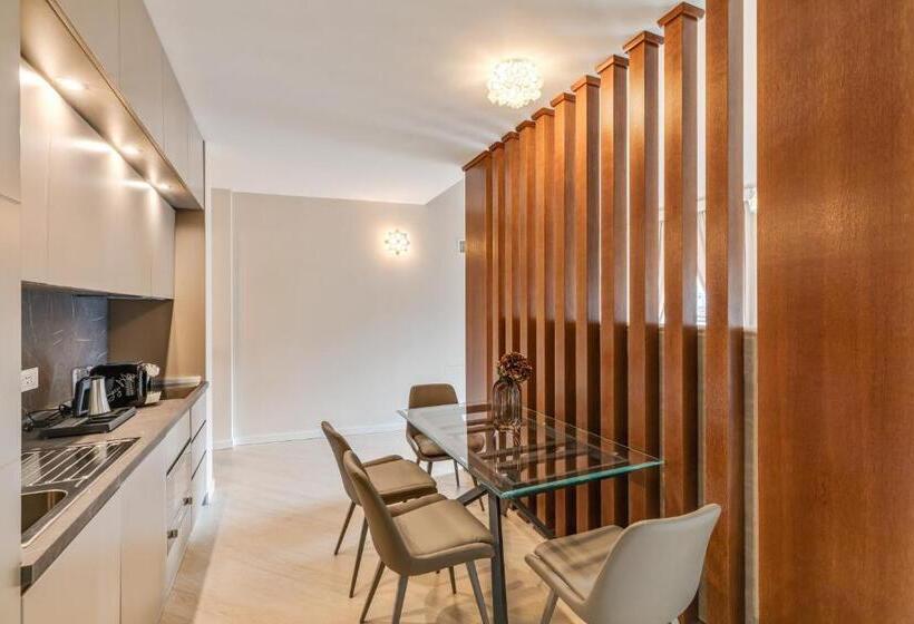 إستوديو قياسى سرير كينج, Oriana Homel Udine