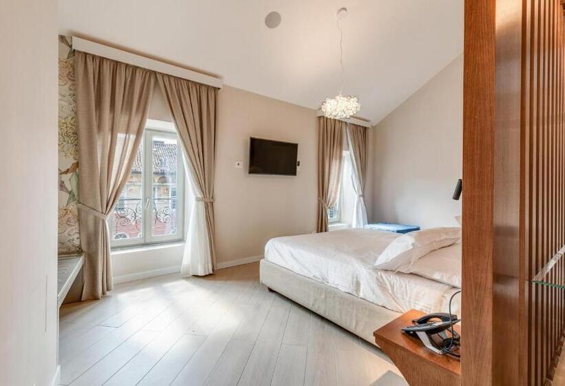 إستوديو قياسى سرير كينج, Oriana Homel Udine