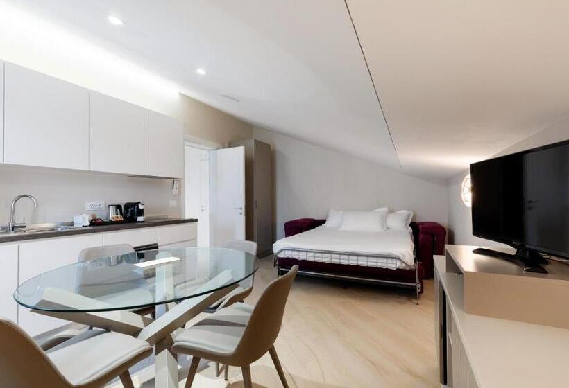 جناح دوبلكس, Oriana Homel Udine