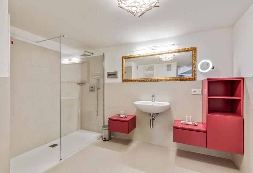 جناح دوبلكس, Oriana Homel Udine