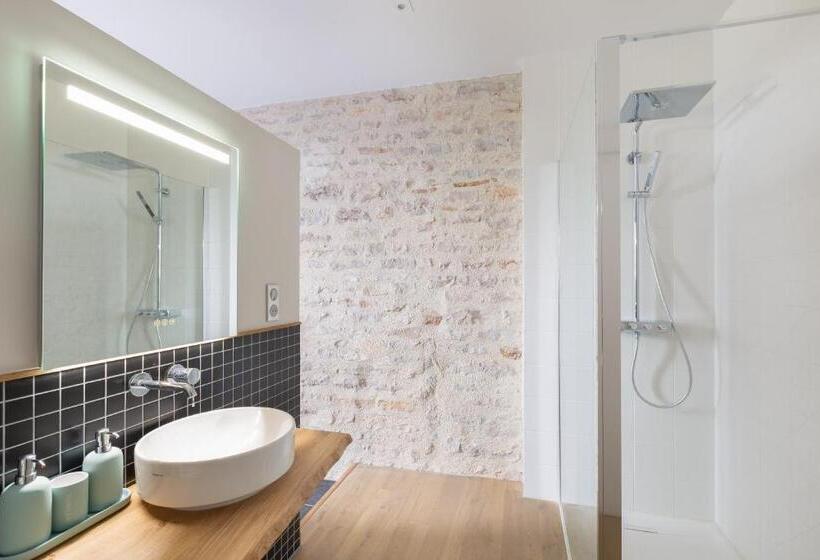 스탠다드 룸, Chez Romain