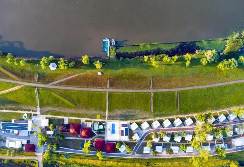 スタンダードスタジオ, Tisza Tó Apartmanpark