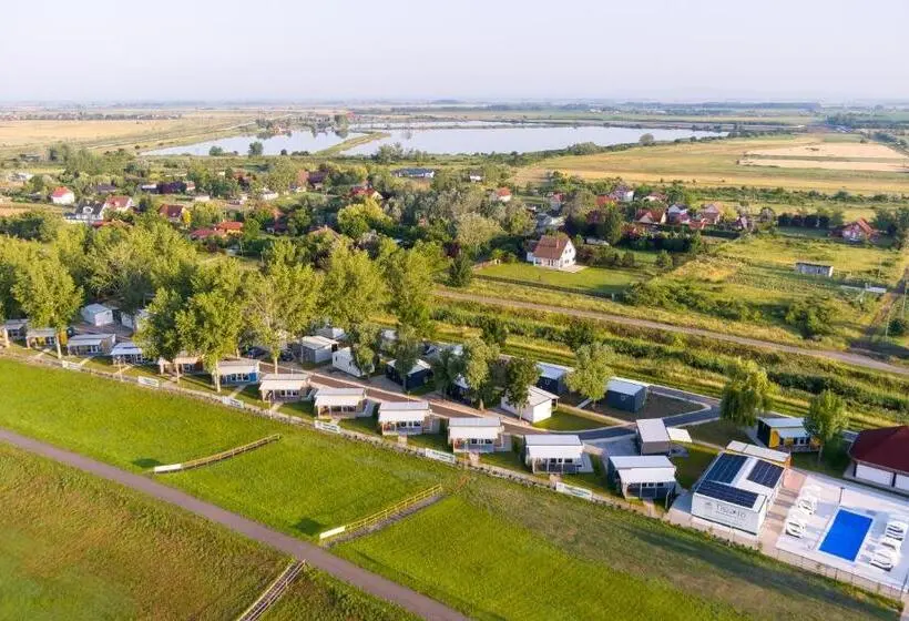 スタンダードスタジオ, Tisza Tó Apartmanpark