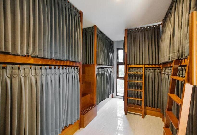 Кровать в Общей Комнате, Vasudha Hostel Canggu