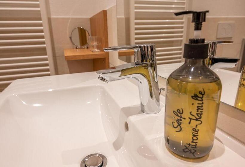 Номер Superior, Geisler Moroder