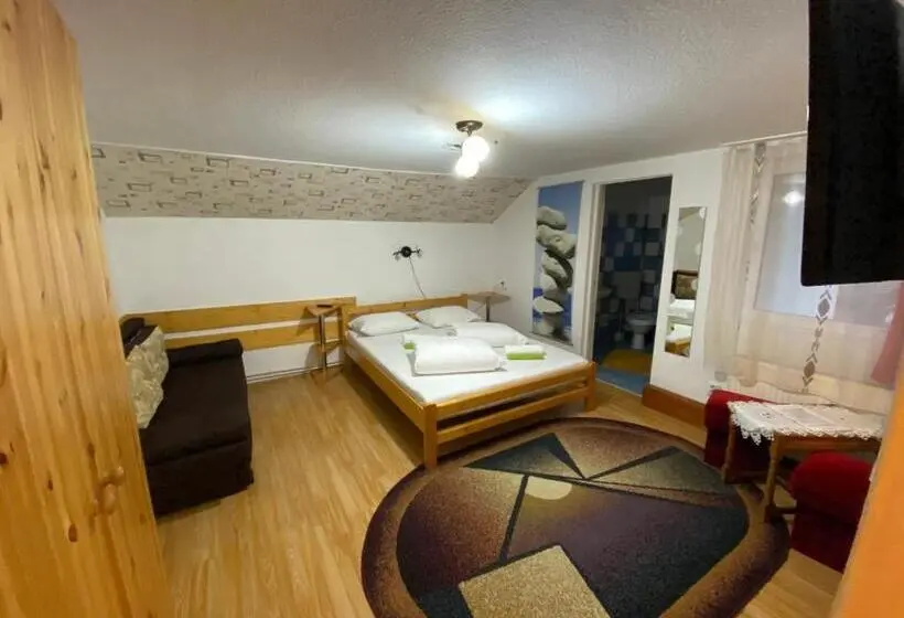 Huoneisto 1 Makuuhuone, Casa De Oaspeti Anciupi Vendeghaz