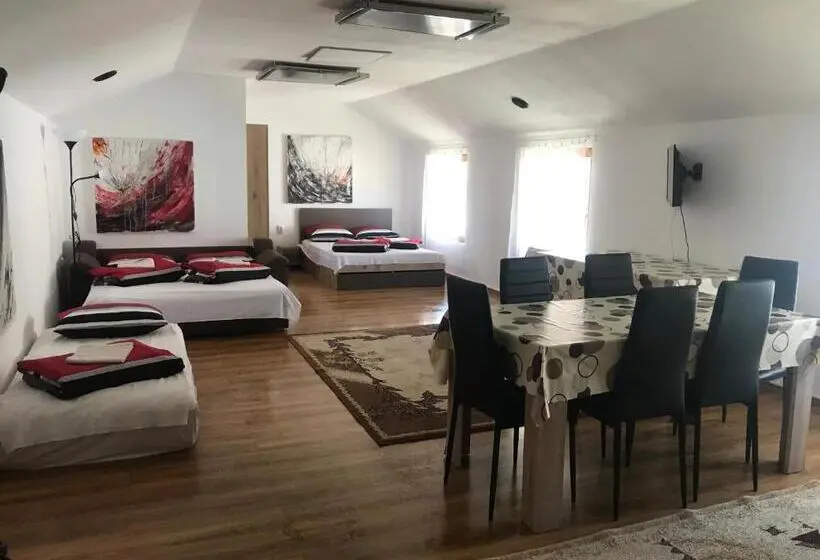 Perhestudio, Casa De Oaspeti Anciupi Vendeghaz
