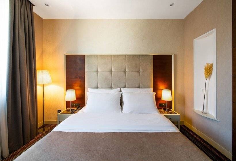 اتاق سوپریور, Crystal