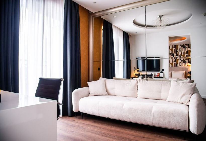 سوییت اجرایی, Crystal