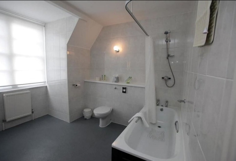 Standard Room, Highfield