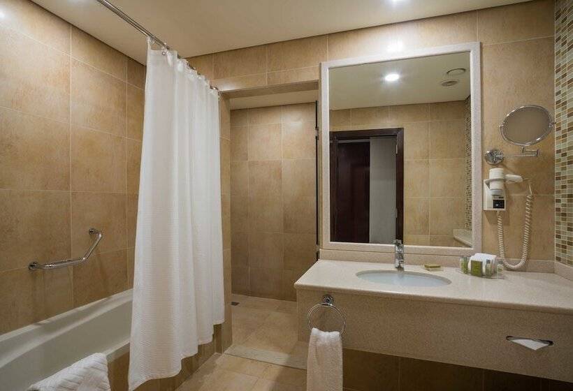 Номер Deluxe, Hilton Garden Inn Riyadh Olaya