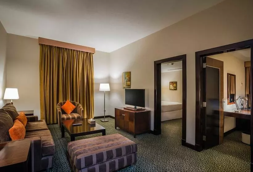 سوئیت 2 خوابه, Hilton Garden Inn Riyadh Olaya