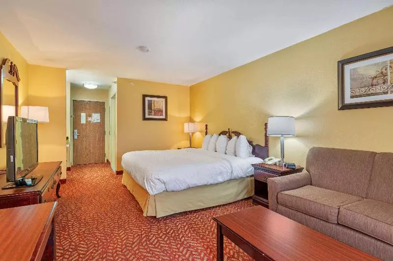 سوئیت 2 خوابه, Hilton Garden Inn Riyadh Olaya