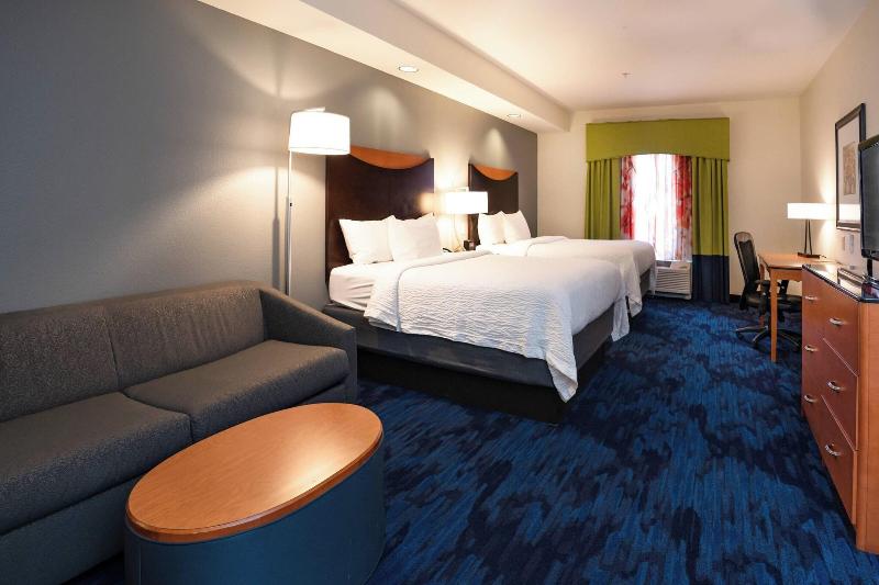장애인을 위한 스위트, Holiday Inn Express & Suites Knoxville Farragut, An Ihg
