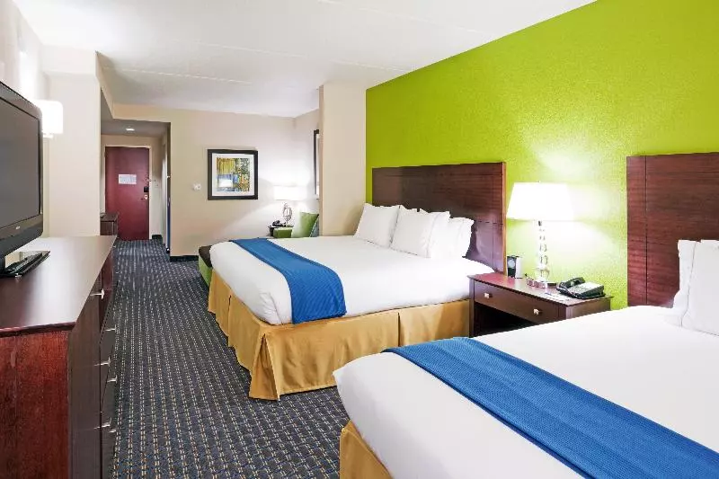 クイーンサイズベッドのスイートルーム, Holiday Inn Express & Suites Knoxville Farragut, An Ihg