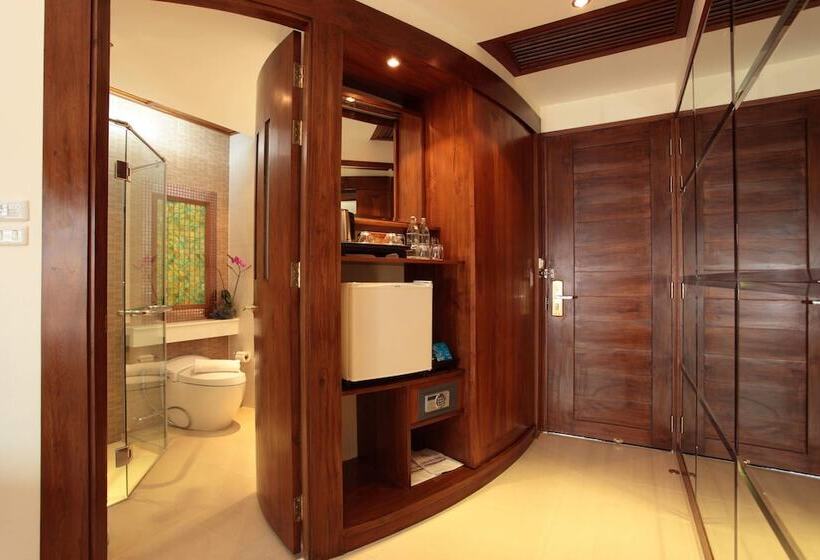 Номер Deluxe с Балконом, Kodchasri Thani Hotel Chiangmai