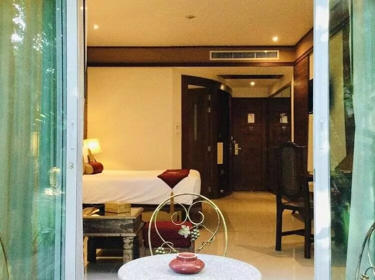 اتاق لوکس با بالکن, Kodchasri Thani Hotel Chiangmai
