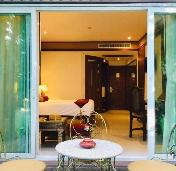 اتاق لوکس با بالکن, Kodchasri Thani Hotel Chiangmai