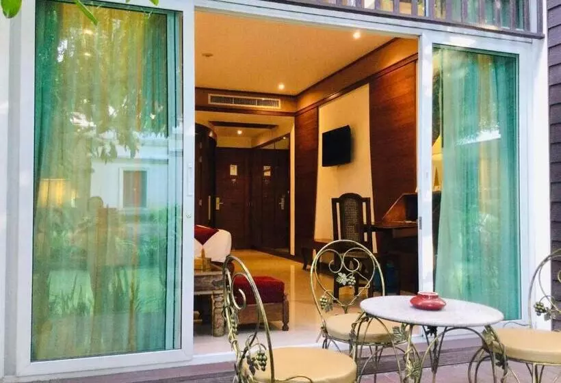 اتاق لوکس با بالکن, Kodchasri Thani Hotel Chiangmai