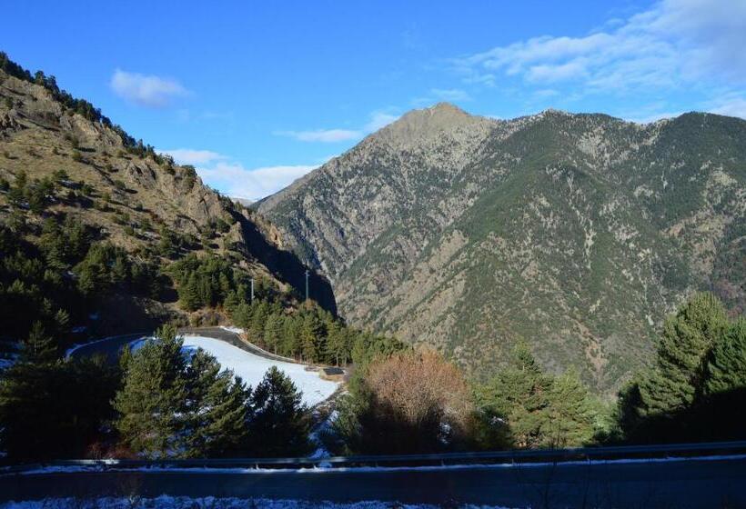 سوییت با چشمانداز کوه, Parador De Canolich Only Adults