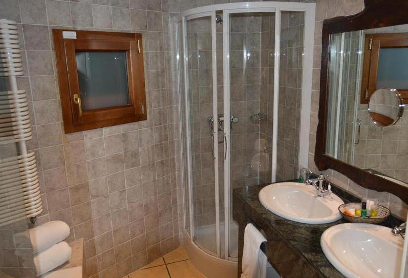 سوییت با چشمانداز کوه, Parador De Canolich Only Adults