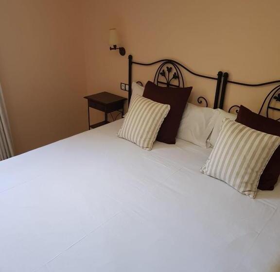 سوییت با چشمانداز کوه, Parador De Canolich Only Adults