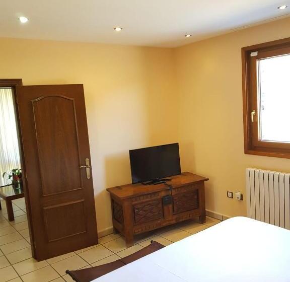 سوییت با چشمانداز کوه, Parador De Canolich Only Adults