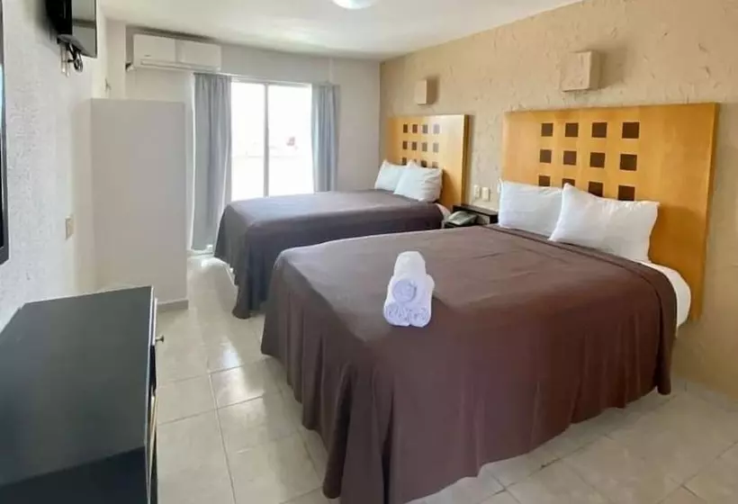 اتاق استاندارد سه نفره, Posada Del Carmen