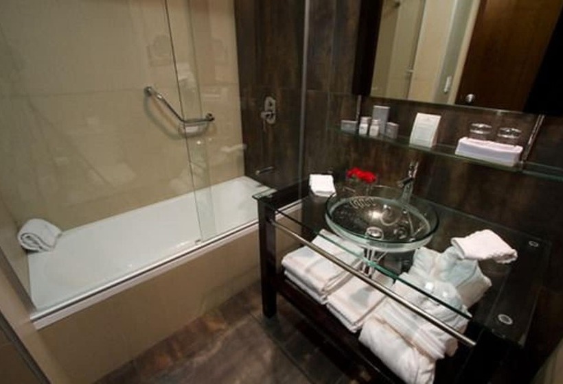 سوییت, Regency Park