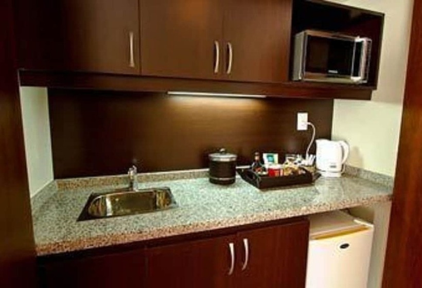 سوییت, Regency Park