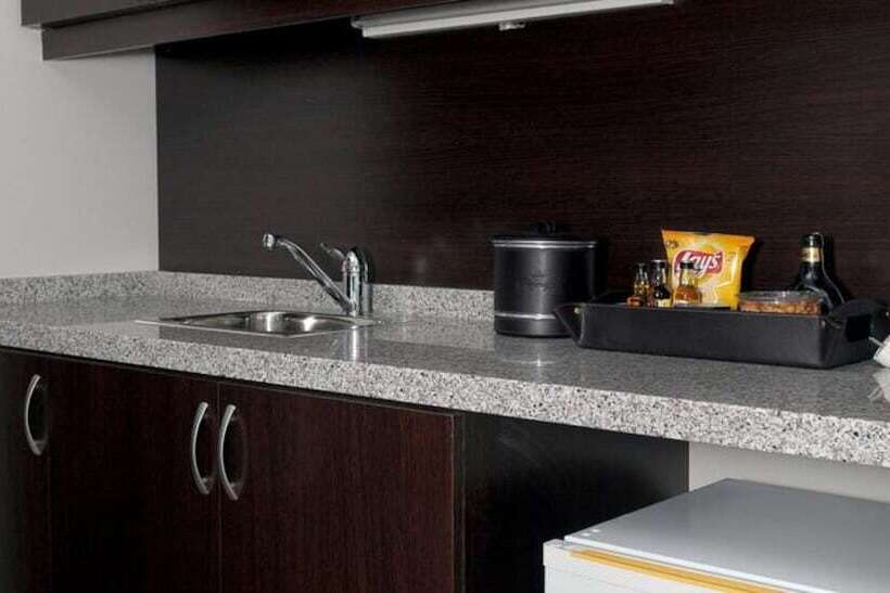 سوییت, Regency Park