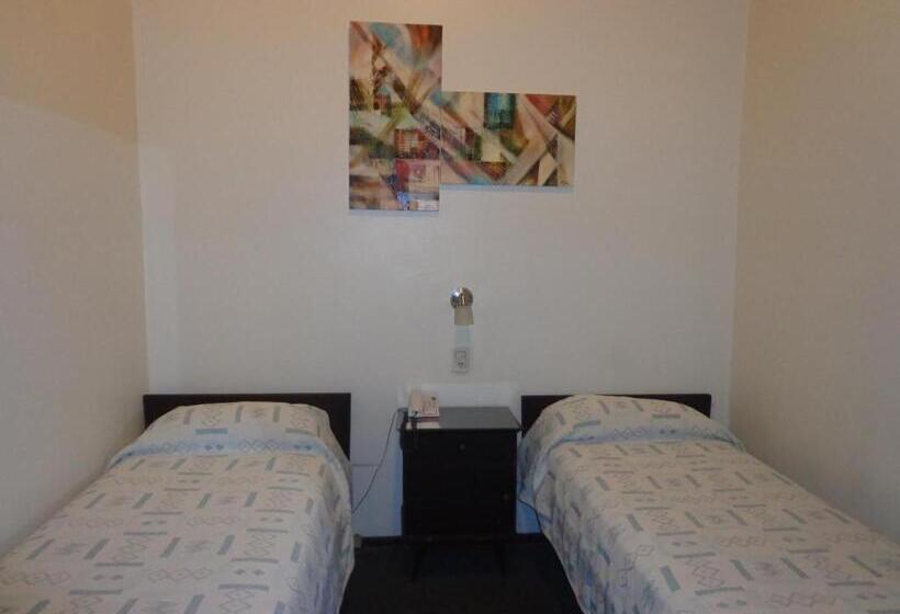 스탠다드 룸, Selby