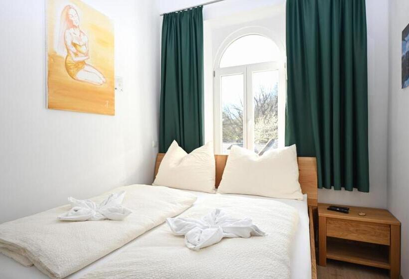 기본룸, Waldschlössl Schneedörfl