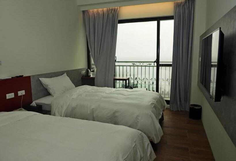 اتاق استاندارد, God’s Queen Esther