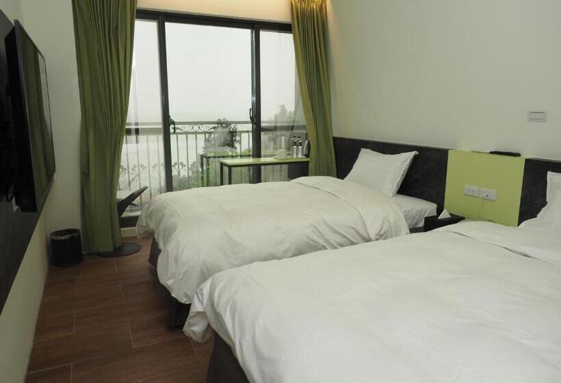 اتاق استاندارد, God’s Queen Esther