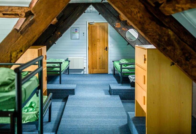 غرفة عائلية, Yha Hartington Hall