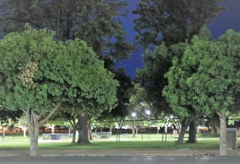 اتاق استاندارد برای معلولان, All Settlers Motor Inn Parkes