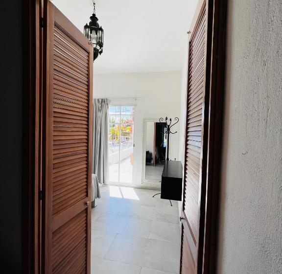 패밀리 스위트, Baos