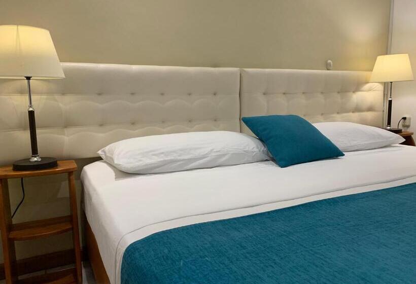 디럭스 룸 킹사이즈 침대, Casa D´cristhi