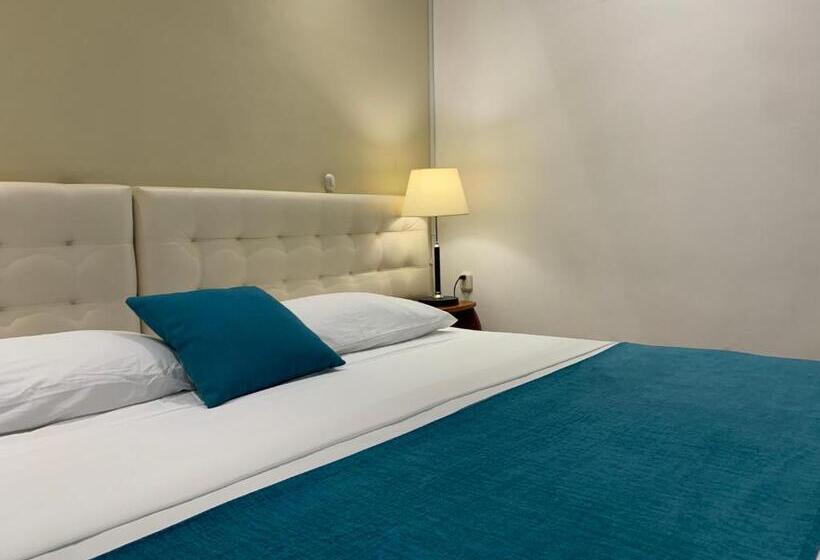 디럭스 룸 킹사이즈 침대, Casa D´cristhi