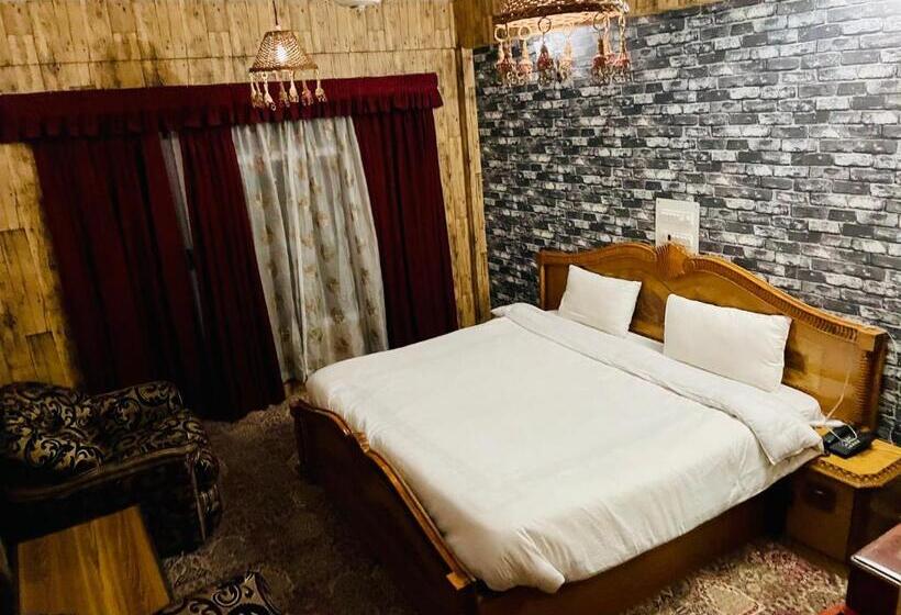 デラックスルーム, International